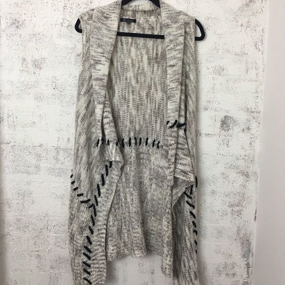 #125 SISTERS Knit Sleeveless Sweater - Picture 2 of 7